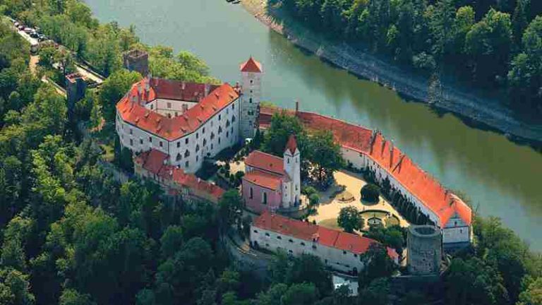 Hrad Bítov – U břehu řeky Želetavky a Dyje