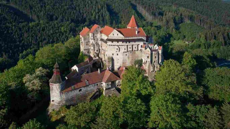 Gotický hrad Pernštejn