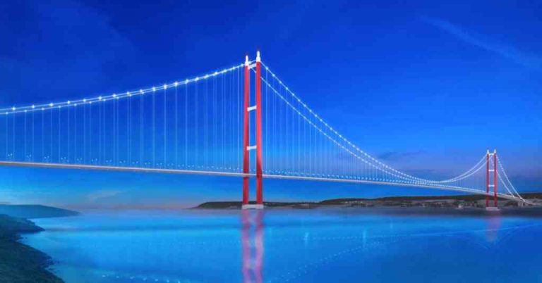 Nejdelší visutý most na světě spojuje Evropu a Asii