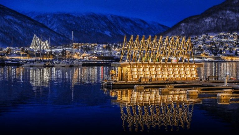 Plovoucí sauna v norském Tromso