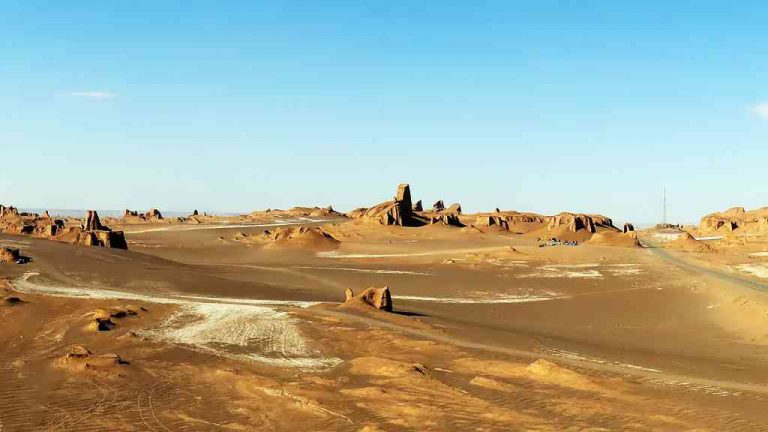 Solná poušť Lút ve východním Íránu