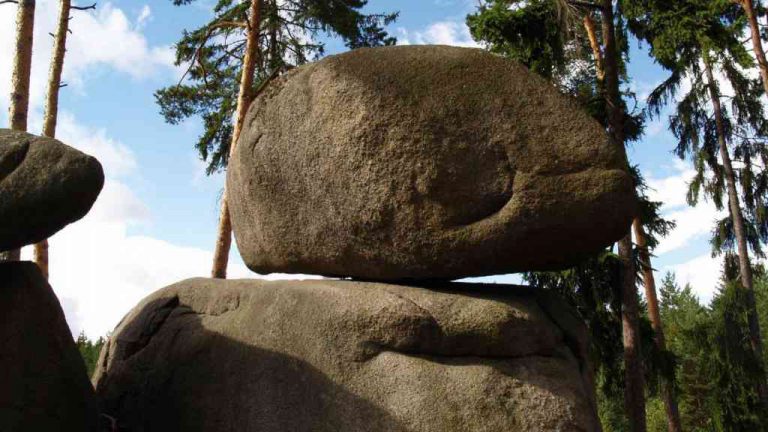 Kameny ve vzácné rovnováze