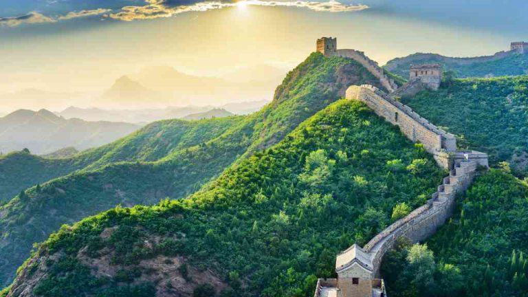Velká čínská zeď – Div světového dědictví a zázrak lidského inženýrství