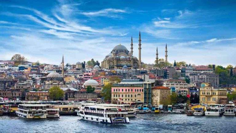 Istanbul – Město, kde se střetávají východ a západ v kaleidoskopu kontrastů