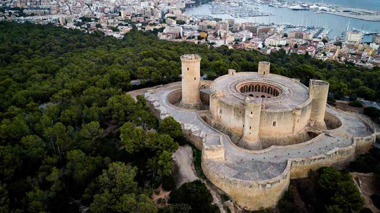 Hrad Bellver na ostrově Mallorca