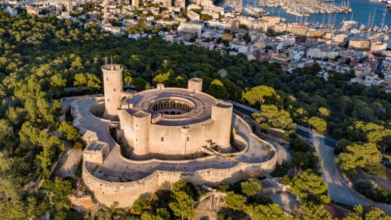 Hrad Bellver na ostrově Mallorca